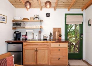 Relaxing Tree House in Sequim, Washington, Perfect for a Glamping Getaway to Olympic National Park - 6