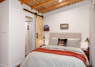 Relaxing Tree House in Sequim, Washington, Perfect for a Glamping Getaway to Olympic National Park - 3