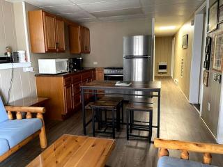 Seaside Glamping: Perfect Cabin just Steps from Old Forge Public Beach, NY - Old Forge - 5