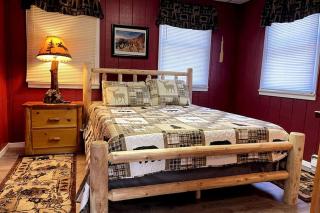 Seaside Glamping: Perfect Cabin just Steps from Old Forge Public Beach, NY - Old Forge - 2