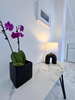 Cozy 1-Bedroom Apartment - Coral Bay - 4