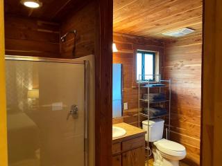 Charming Log Cabin in Texas - Perfect Glamping Vacation on the San Marcos River near Kingsbury - Kingsbury - 5