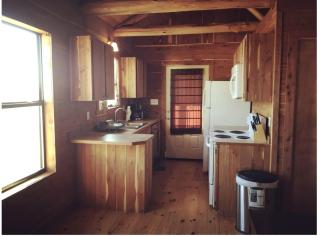 Charming Log Cabin in Texas - Perfect Glamping Vacation on the San Marcos River near Kingsbury - Kingsbury - 4