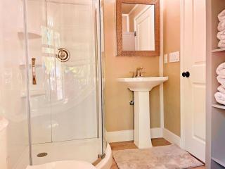Aquatic Retreat: Waterfront Tented Cabin with Full Amenities for Water Lovers in Cibolo, TX - Marion - 3