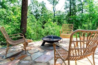 Cute Cabin near Chattanooga, for Wonderful Family Glamping in Tennessee - 6