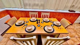 Spacious and Stylish Nicholson Home, Family, Sleeps Upto 10, Free Parking, WIFI, BBQ, Jacuzzi Jet Stream Shower with Spa Bath - Heeley - 7