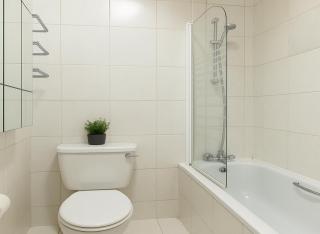 Bright 1 Bed Flat on Vibrant Brick Lane - 2