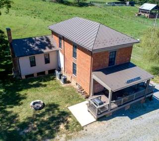 Charming Retreat: Pet-Friendly Classic Rental for Outdoor Activities in Pulaski County, VA - 0