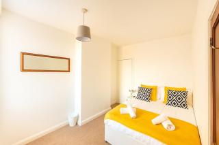 City Breaks close to Transport Links, Hospital & Uni - Leicester - 8