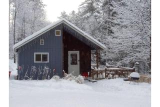Your Perfect Getaway: Mountain Cabin Retreat with Hot Tub and Fireplace in Lisbon, NH - Lisbon - 9