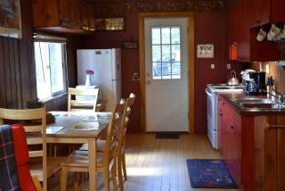 Your Perfect Getaway: Mountain Cabin Retreat with Hot Tub and Fireplace in Lisbon, NH - Lisbon - 1