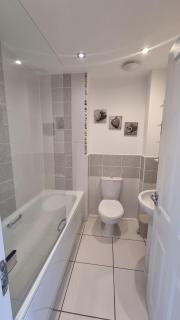 Cosy 2 bed house in Aylesbury - Aylesbury - 3