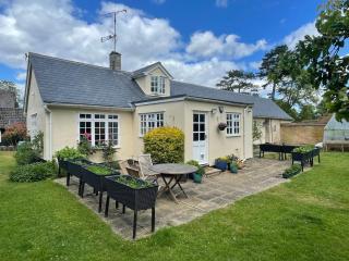 Garden Cottage, Lower Farm - - 0