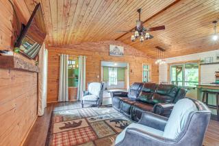 Pond and Fire Pit Charming Log Cabin near Blue Rock - Blue Rock - 7
