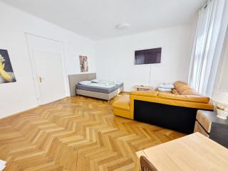 Charming Stay at Märzstraße Apartment Close to Vienna Attractions MZ17a - Vienne - 1