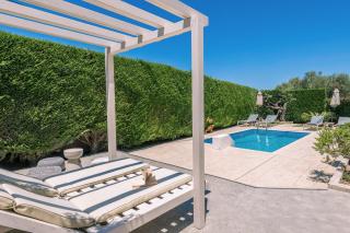 Villa Vatia 1 - 8