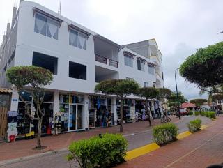gallardos suits - Puerto Ayora - 2