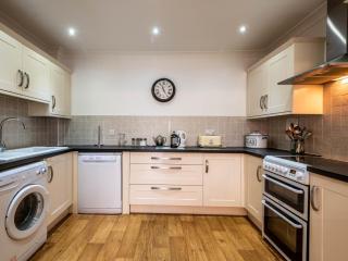 5 Bed in Thornham KT028 - Thornham - 5