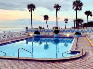 Beachin at The Fountain - Daytona Beach - 0