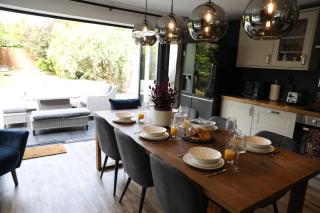 Cosy Home; New Refurbished Home and Double Parking - Earley - 2