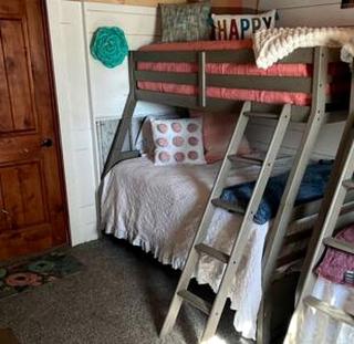 Tiny Quaint Rental Perfect for a Small Family Escape in Texas - Carmine - 0