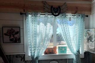Tiny Quaint Rental Perfect for a Small Family Escape in Texas - Carmine - 4
