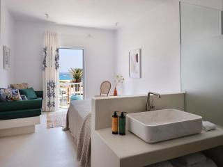 Myconian Sunrise Relais & Chateaux Hotel - 5