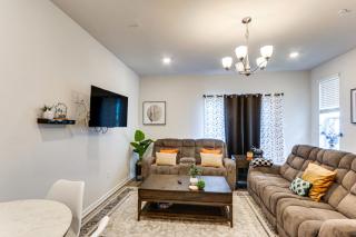 Frederick Townhome with Balcony, Close to Parks! - Frederick - 7