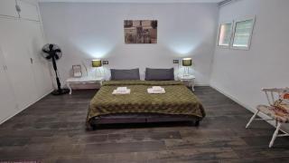 Stylish & Fully furnished 3 Bedrooms Flat -4 min Walk to beautiful beach - 2