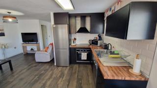 Stylish & Fully furnished 3 Bedrooms Flat -4 min Walk to beautiful beach - Alicante - 4