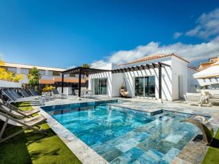 Enchanting Villa Alma - Playa Paraiso - 0