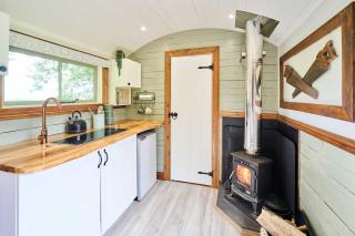 Host & Stay - Dipple Farm Shepherds Hut - Woolfardisworthy - 9