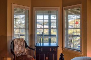 Cozy Cottage with a Jacuzzi in the Snowbird Mountain Range with Views of Lake Santeetlah, North Carolina - 3