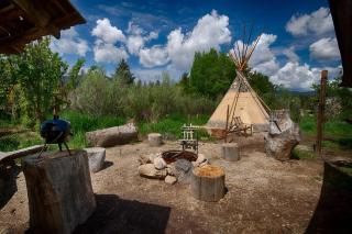 Cute Teepee near Boise, Idaho - Fantastic Glamping Getaway with Friends by the Payette River - - 4