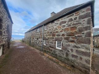 Five Bedroom Seaside Converted Heritage Sail Loft - Stonehaven - 8