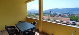 Yellow Vacation House - - 7