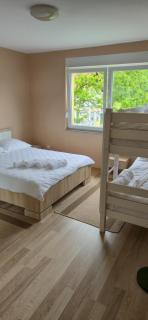Yellow Vacation House - - 3