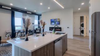 Calm Oasis! 2bath & Sleeps 10 by train - 1 FREE Park - East Orange - 1