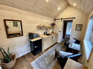 Majestic Nordic Tiny House with Private Deck, Grill and Fire Pit in Arkansas - Boles - 7