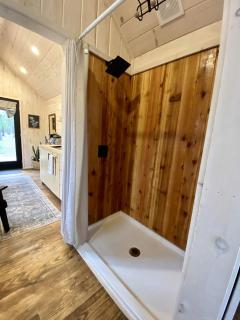 Majestic Nordic Tiny House with Private Deck, Grill and Fire Pit in Arkansas - Boles - 3