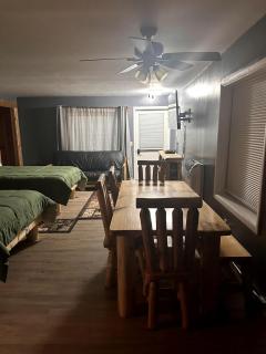 Escape Together: Pet-Friendly Family Cabin Await in Ocqueoc Township, MI - Ocqueoc - 6