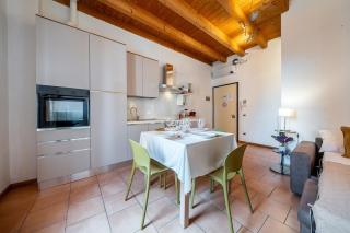 CHARMING HOUSE - 5 minutes from Two towers - 3