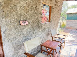 2 Authentic Mara Bush Cottages - 4