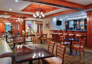 Holiday Inn Express Dallas Market Center by IHG - Dallas - 6