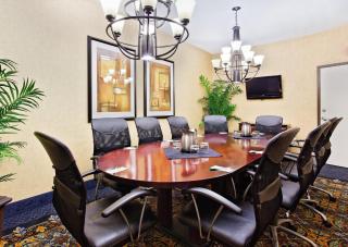 Holiday Inn Express Dallas Market Center by IHG - Dallas - 4
