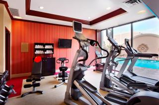 Holiday Inn Express Dallas Market Center by IHG - Dallas - 2