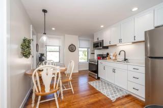 Historic Ludlow Suites - 2 Apts - - 8