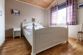 Polden, house by Ramberg Beach - 3