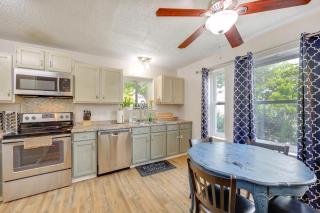 Hot Tub and Game Room Spacious Live Oak Home! - San Antonio - 2