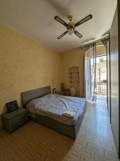 A balcon on the plaza - Bari - 6